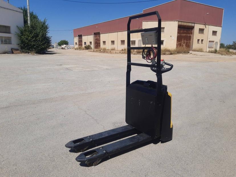 Transpaleta eléctrica 1600Kg Hyster P1.6
