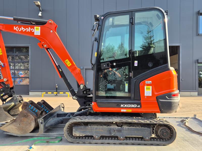 Miniexcavadora Kubota KX 030-4 GL